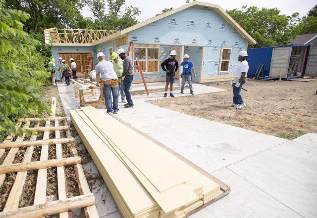 South students volunteer for Trinity Habitat for Humanity April 28 in Fort Worth’s Morningside district. Forty-four students attended to help build a home. 

Peter Matthews/The Collegian