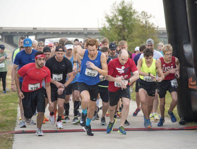 Runners+start+the+Toro+Dash+10K+race+Nov.+4+at+Panther+Island+in+Fort+Worth.+Hundreds+of+runners+started+their+morning+early+for+various+races+along+the+Trinity+River+Trails+to+raise+money+for+scholarships.
