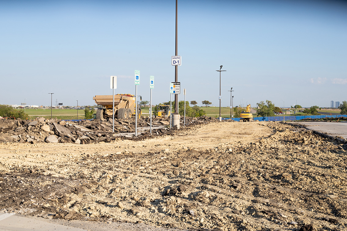 South parking lot under construction at NW Campus. The lot closed on Sept. 19 and will open Jan. 31. Joel Solis/The Collegian