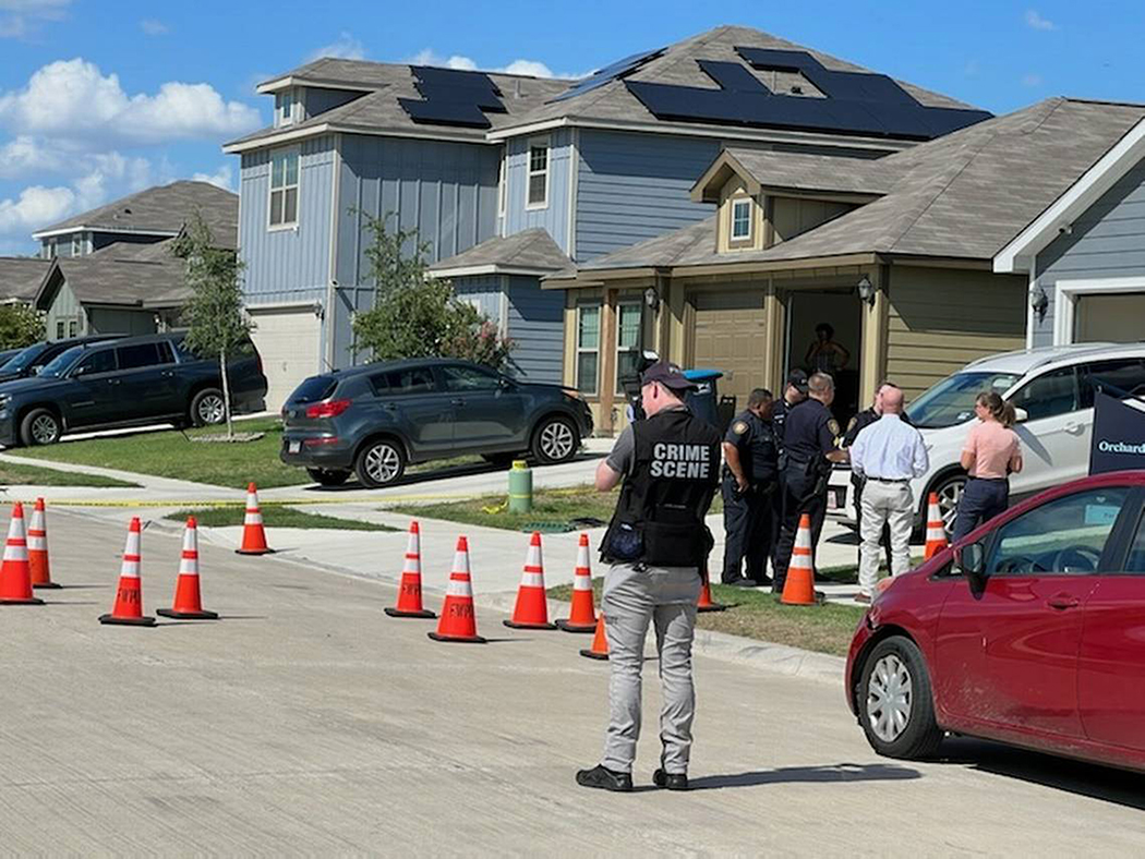 Three people were shot on Sunday afternoon, Aug. 28, 2022, at a house in northwest Fort Worth, authorities said. The victims were taken to a hospital with critical injuries that are life-threatening, a MedStar spokesperson said. (Emerson Clarridge/Fort Worth Star-Telegram/TNS)