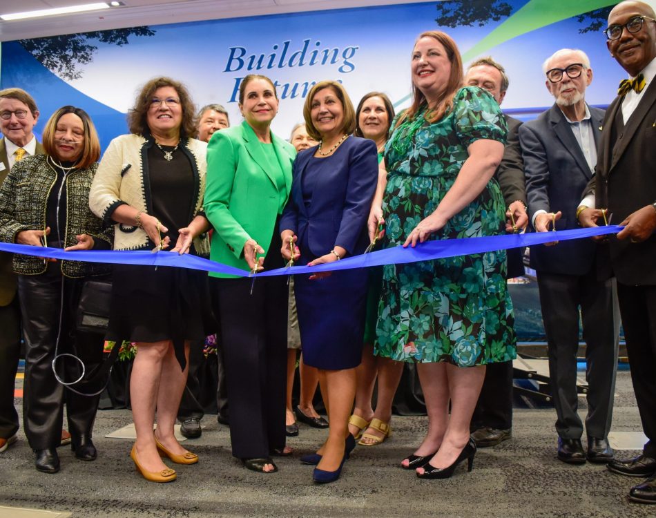 TCC chancellor Elva LeBlanc and NW President Zarina Blankenbaker cut the ribbon along with the members of the TCC board of trustees. Alex Hoben/The Collegian