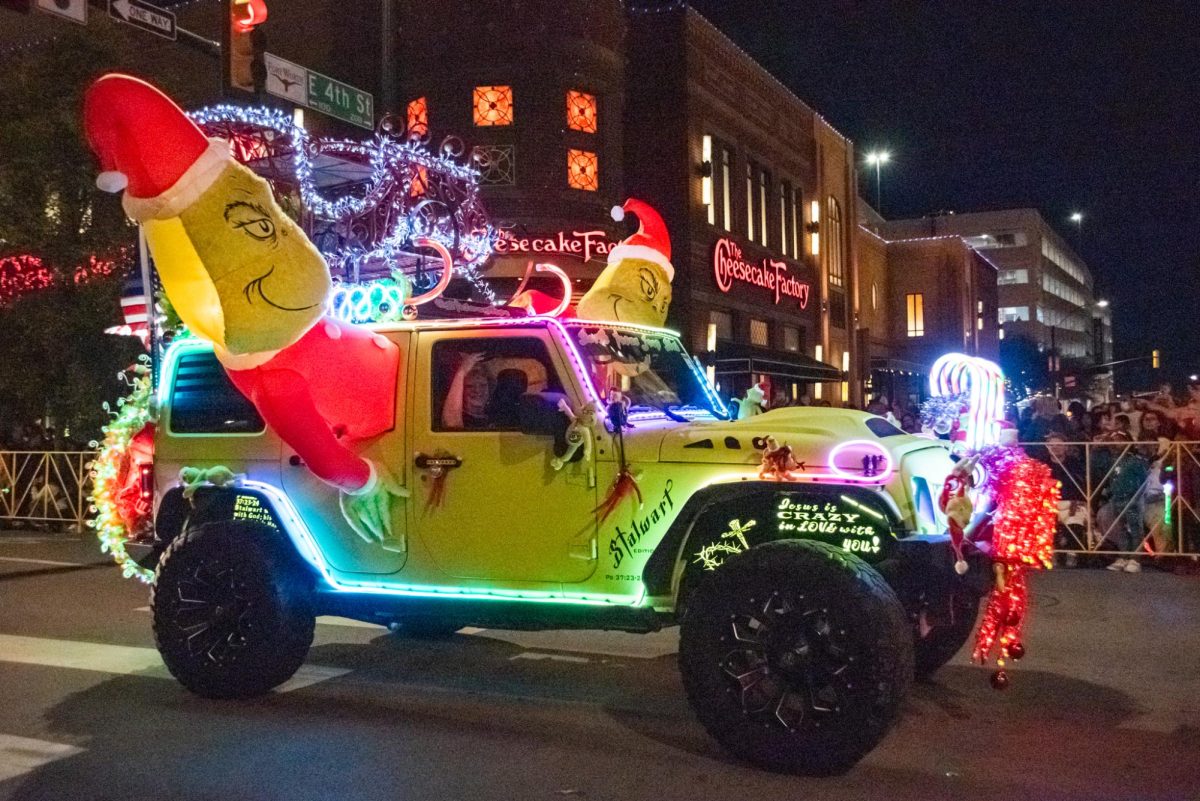 Also in the parade was the "Pure Grinch" float. A Jeep Wrangler that is, according to the Parade of Lights, covered in over 400 items that are based on the "Grinch" franchise.