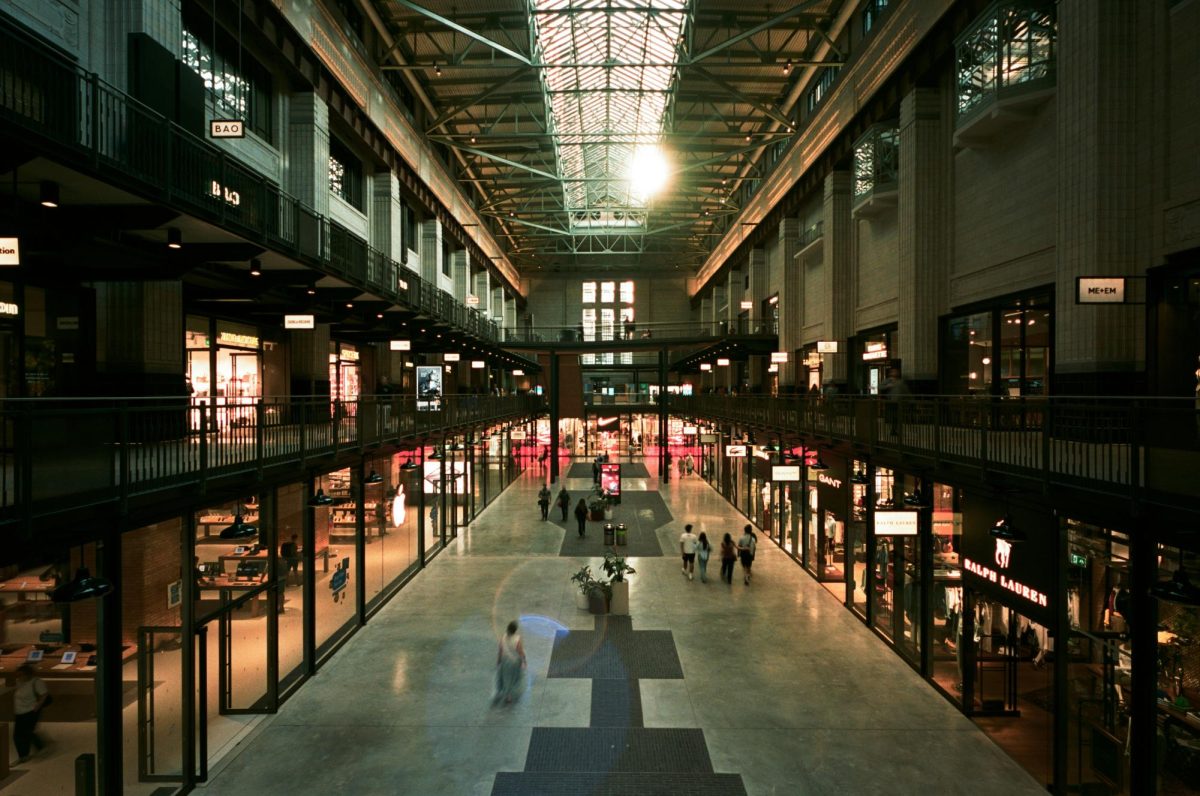 Mall culture dies with rise in online shopping