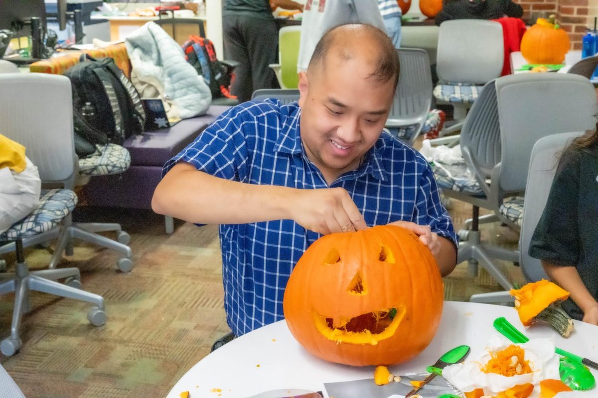 Amtower_10_21_2025_South_pumpkin_carving1