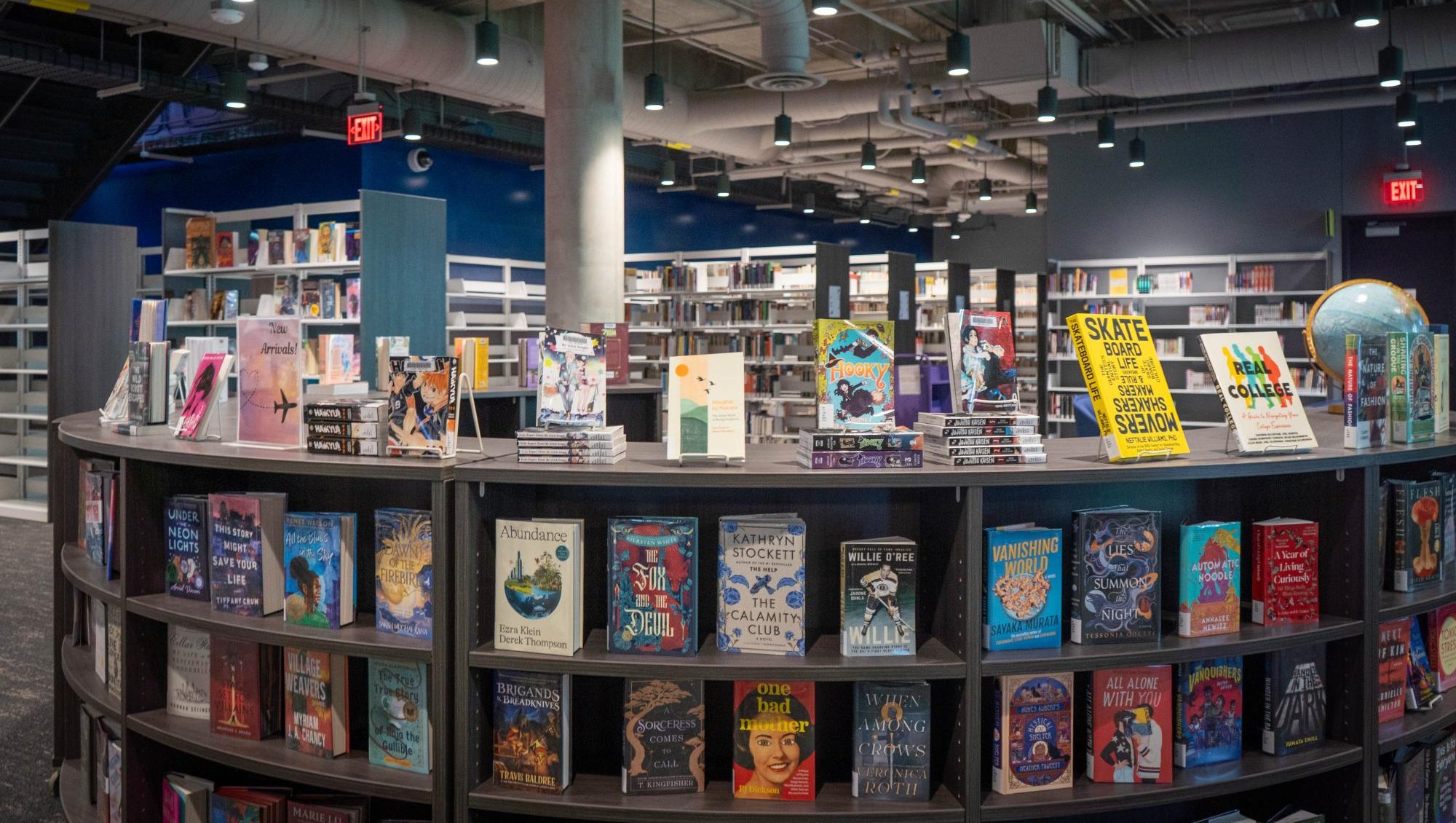 NW librarians display book recommendations at the entrance of the library Aug. 28.
